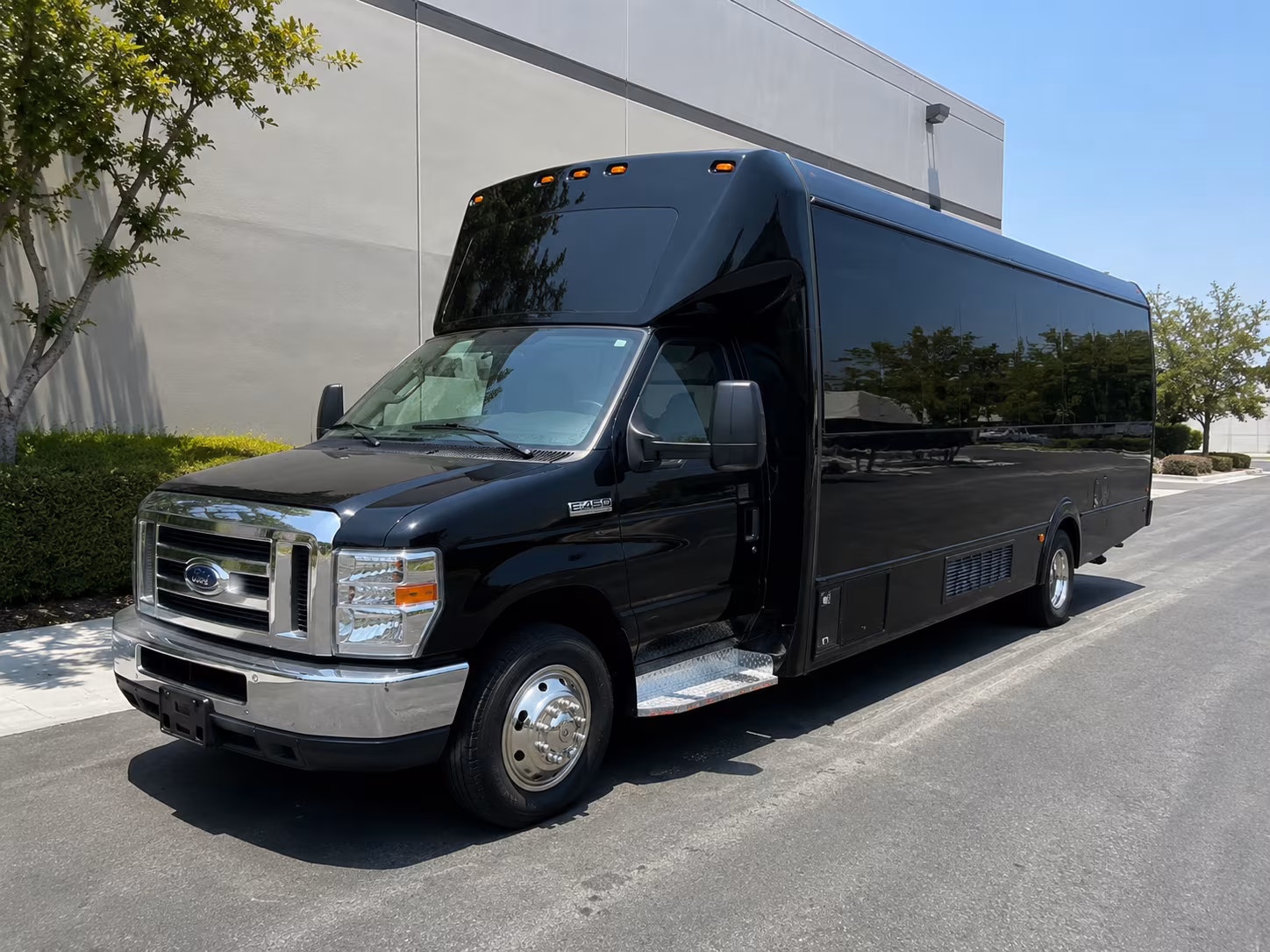 la habra buena park charter buses